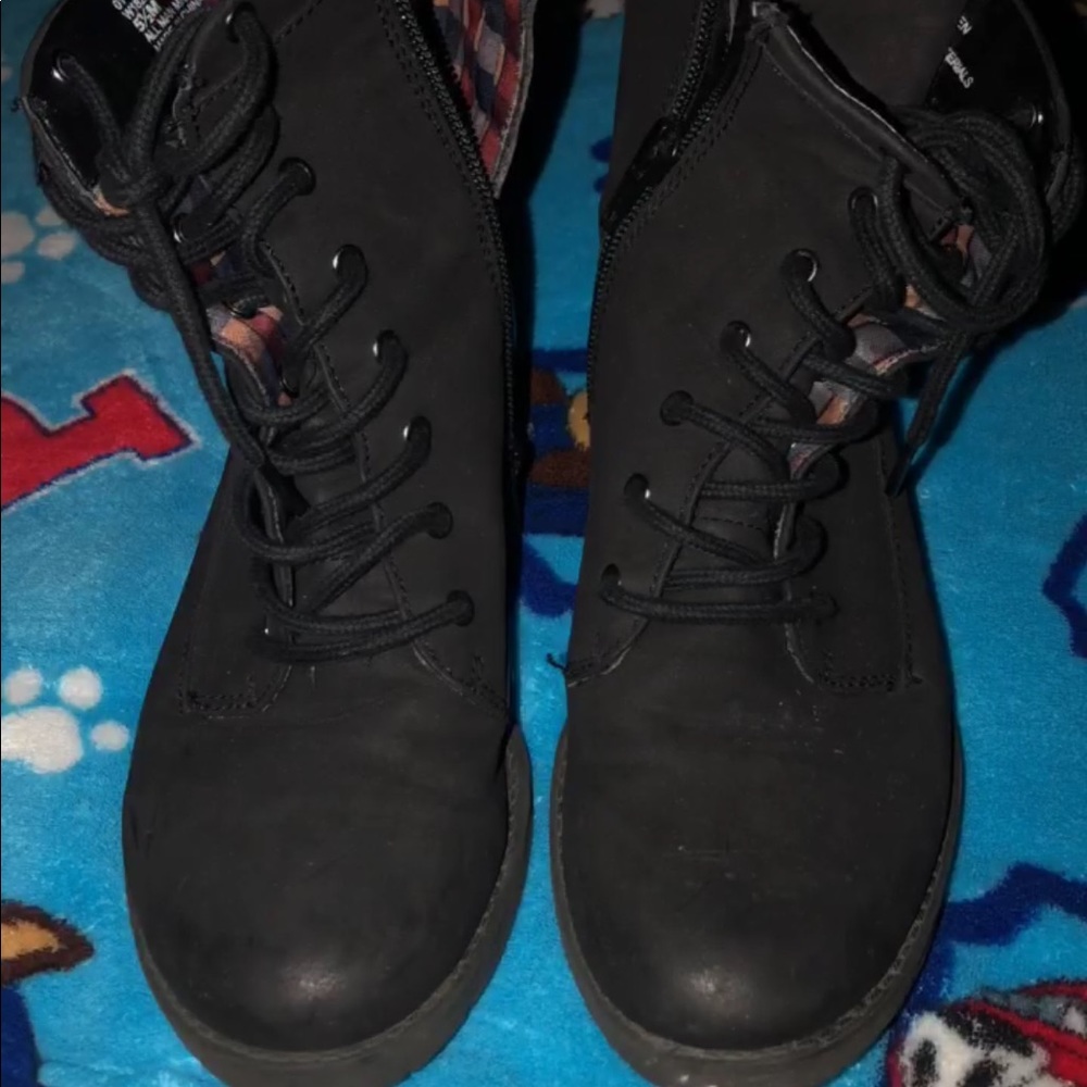 Boots 🥾 black color